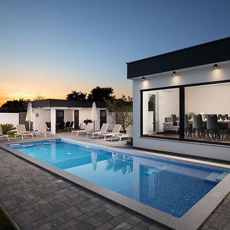 Villa L&L Medulin Exteriör bild
